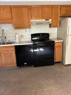 Kitchen - 710 Grandview Dr, Springfield, OH 45503 photo 2 of 2