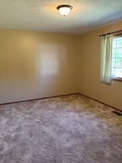 Bedroom - 710 Grandview Dr, Springfield, OH 45503 photo 5 of 5
