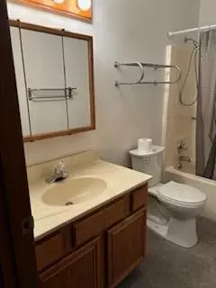 Bath - 710 Grandview Dr, Springfield, OH 45503 photo 1 of 1
