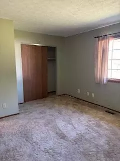 Bedroom - 710 Grandview Dr, Springfield, OH 45503 photo 2 of 5