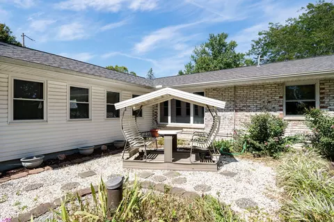 Exterior - 3847 Rocky Point Rd, Springfield, OH 45502 photo 5 of 24