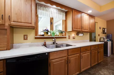 Kitchen - 3847 Rocky Point Rd, Springfield, OH 45502 photo 3 of 4