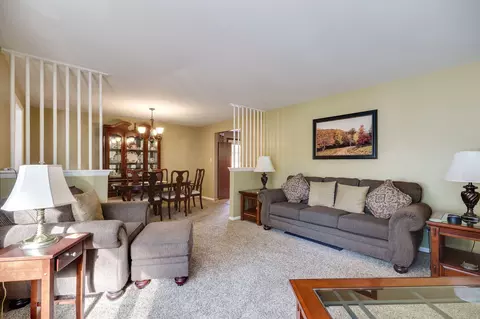 Living - 3847 Rocky Point Rd, Springfield, OH 45502 photo 10 of 10