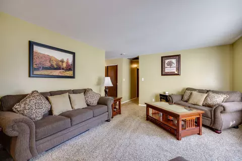 Living - 3847 Rocky Point Rd, Springfield, OH 45502 photo 8 of 10