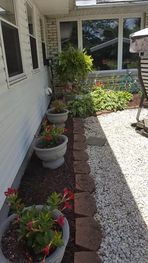 Exterior - 3847 Rocky Point Rd, Springfield, OH 45502 photo 9 of 24