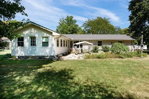 Exterior - 3847 Rocky Point Rd, Springfield, OH 45502 photo 6 of 24