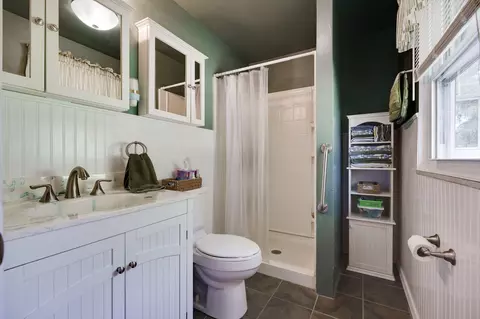 Bath - 3847 Rocky Point Rd, Springfield, OH 45502 photo 3 of 3