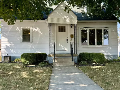 651 E Ward St, Versailles, OH 45380