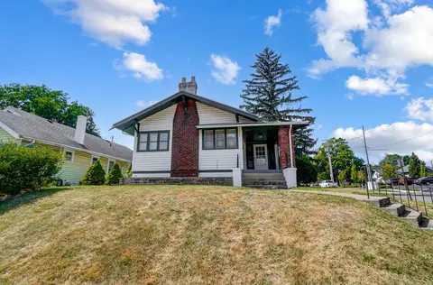 221 Ridge Rd, Springfield, OH 45503