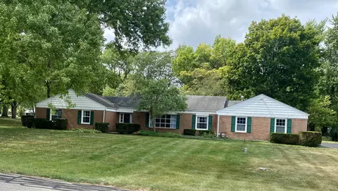 2270 Fiesta Dr, Troy, OH 45373