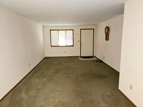 Living - 4615 Reno Ln, Springfield, OH 45503 photo 1 of 4