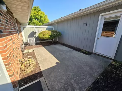 Exterior - 4615 Reno Ln, Springfield, OH 45503 photo 2 of 5