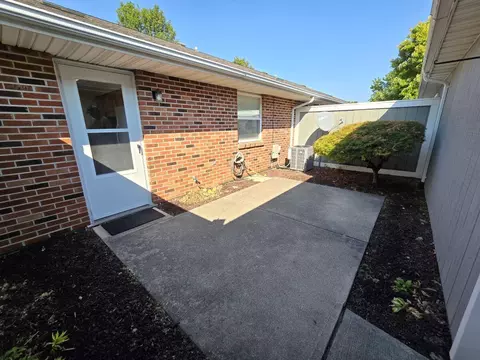 Exterior - 4615 Reno Ln, Springfield, OH 45503 photo 3 of 5