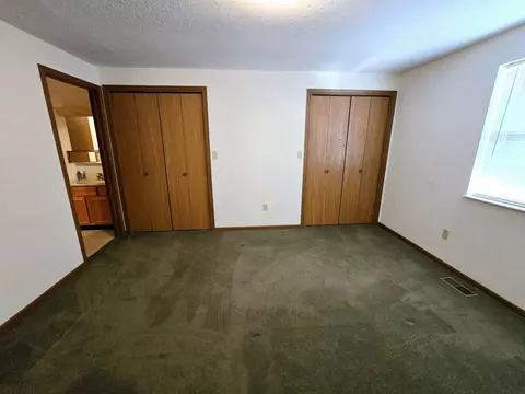 Bedroom - 4615 Reno Ln, Springfield, OH 45503 photo 2 of 5
