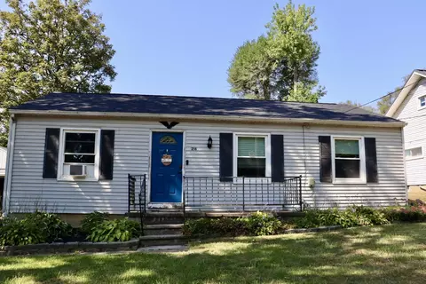 216 S Damascus St, Liberty Center, OH 43532