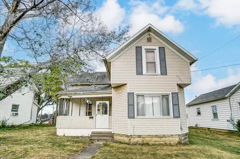 609 Maple St, Wapakoneta, OH 45895