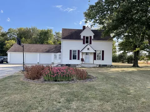 8900 Glynwood Rd, Wapakoneta, OH 45895