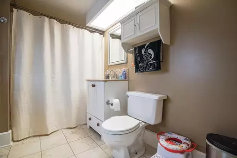 Bath - 1336 N Limestone St, Springfield, OH 45503 photo 1 of 1