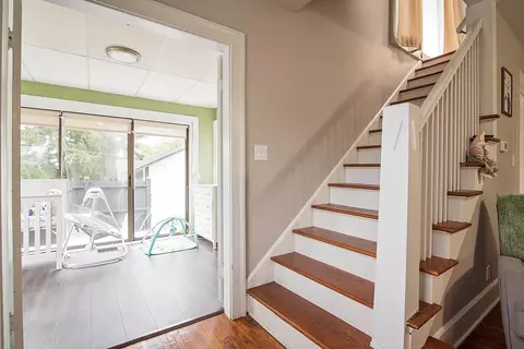 Entry Way - 1336 N Limestone St, Springfield, OH 45503 photo 4 of 6