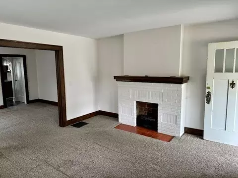 Living - 124-126 E 3rd St, Springfield, OH 45504 photo 1 of 2