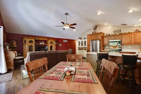 Dining - 4638 Eastridge St, Springfield, OH 45503 photo 2 of 2