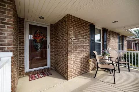 Entry Way - 4638 Eastridge St, Springfield, OH 45503 photo 1 of 3