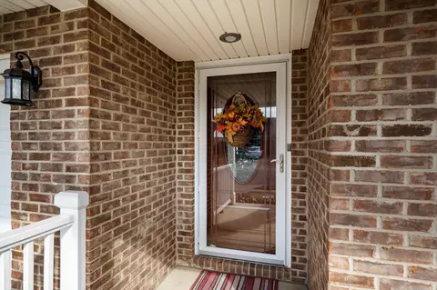 Entry Way - 4638 Eastridge St, Springfield, OH 45503 photo 2 of 3