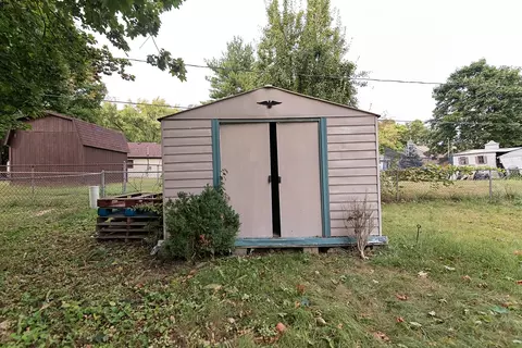 Exterior - 1932 Falmouth Ave, Springfield, OH 45503 photo 6 of 7