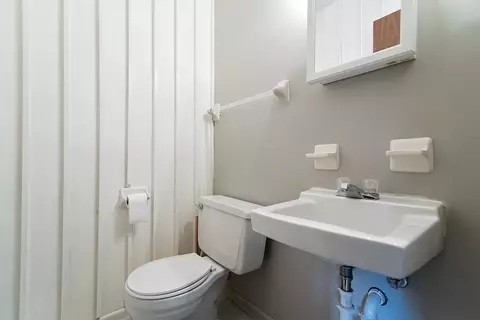 Bath - 1932 Falmouth Ave, Springfield, OH 45503 photo 2 of 2