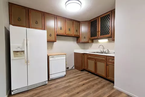 Kitchen - 1932 Falmouth Ave, Springfield, OH 45503 photo 2 of 2