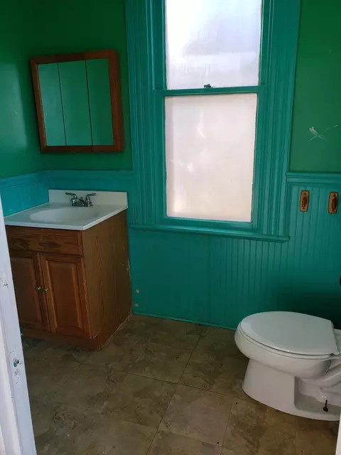 Bath - 1417 E High St, Springfield, OH 45505 photo 1 of 6
