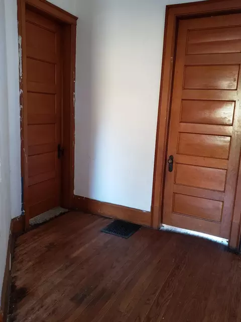 Entry Way - 1417 E High St, Springfield, OH 45505 photo 4 of 6