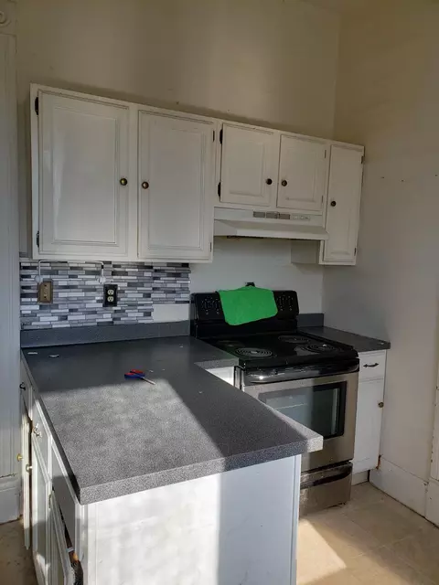 Kitchen - 1417 E High St, Springfield, OH 45505 photo 3 of 4