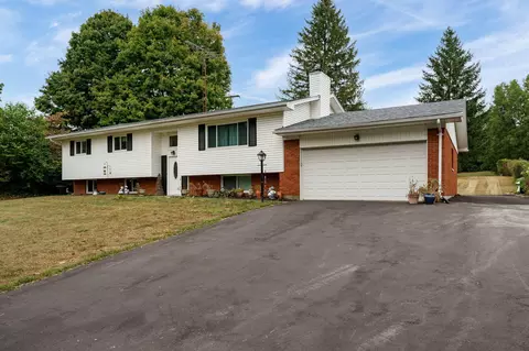 2860 Locust Dr, Springfield, OH 45504