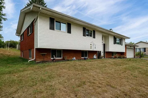 2860 Locust Dr, Springfield, OH 45504 photo 4