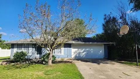314 Liberty Ave, Wapakoneta, OH 45895