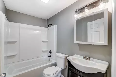 Bath - 1450 Moorefield Rd, Springfield, OH 45503 photo 1 of 2
