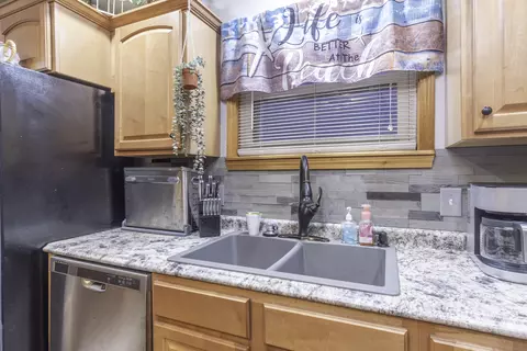 Kitchen - 12803 Luthman Rd, Minster, OH 45865 photo 3 of 4
