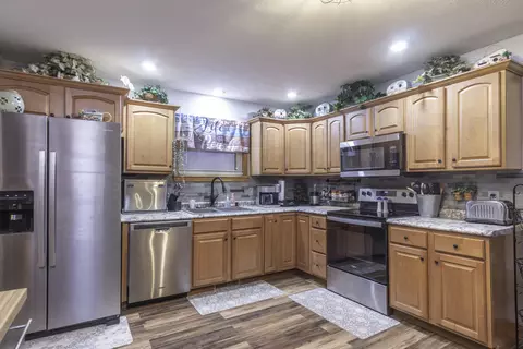 Kitchen - 12803 Luthman Rd, Minster, OH 45865 photo 2 of 4