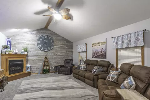Living - 12803 Luthman Rd, Minster, OH 45865 photo 2 of 5