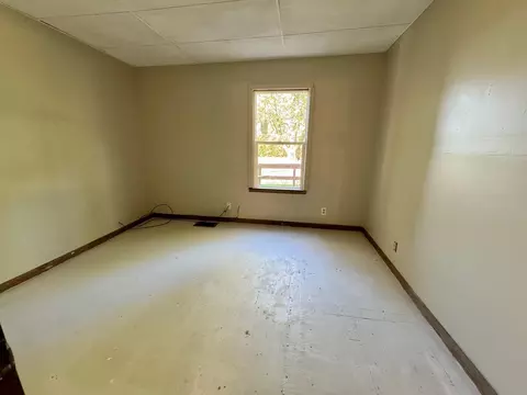 Bedroom - 916 Victory Rd, Springfield, OH 45504 photo 3 of 3