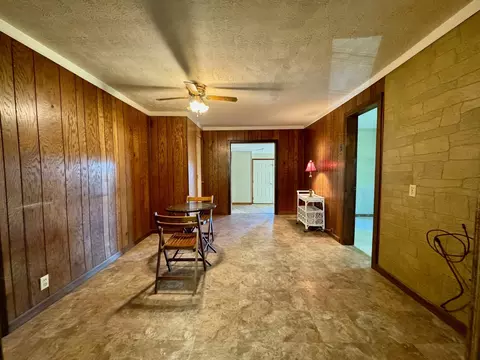 Dining - 916 Victory Rd, Springfield, OH 45504 photo 1 of 1