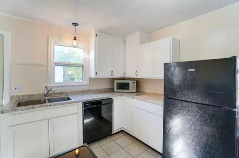 Kitchen - 724 Patrick Rd, Springfield, OH 45503 photo 3 of 4