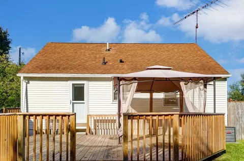 Exterior - 724 Patrick Rd, Springfield, OH 45503 photo 3 of 12