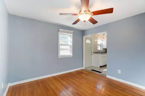 Living - 724 Patrick Rd, Springfield, OH 45503 photo 4 of 4