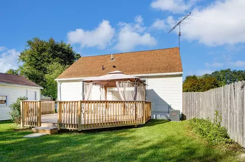Exterior - 724 Patrick Rd, Springfield, OH 45503 photo 4 of 12