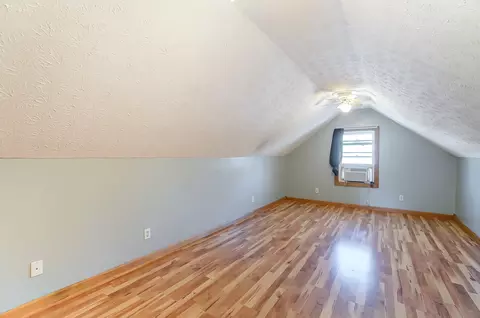 Bedroom - 724 Patrick Rd, Springfield, OH 45503 photo 4 of 5