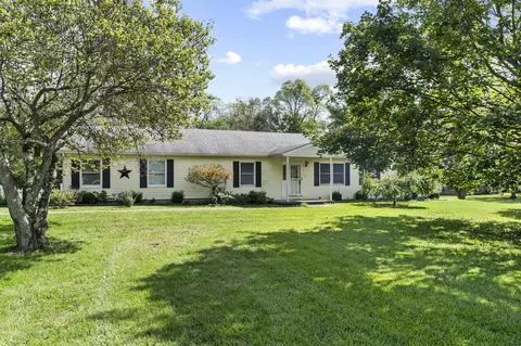 2370 W Possum Rd, Springfield, OH 45506 photo 3