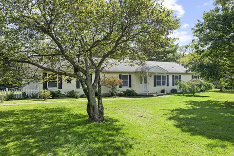 2370 W Possum Rd, Springfield, OH 45506 photo 2