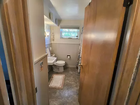 Bath - 830 Linden Ave, Celina, OH 45822 photo 3 of 5
